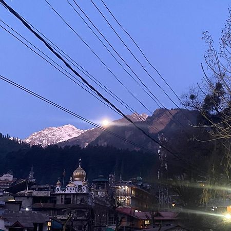 The Prasher Lodge Mall Road Manali Extérieur photo