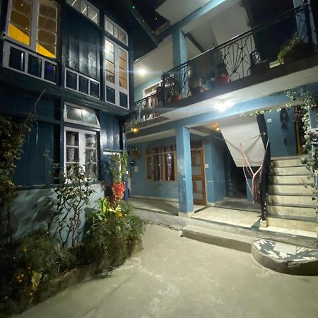 The Prasher Lodge Mall Road Manali Extérieur photo