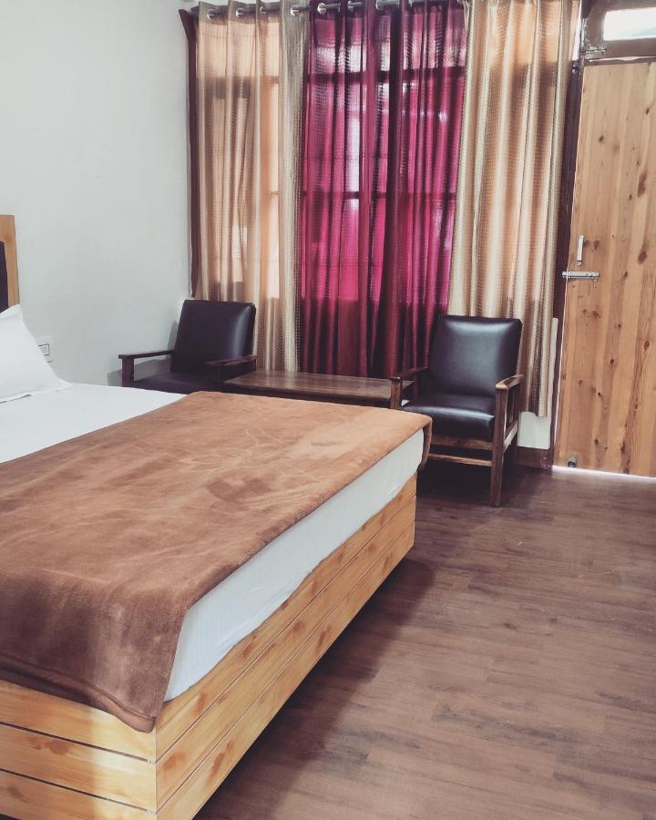The Prasher Lodge Mall Road Manali Extérieur photo