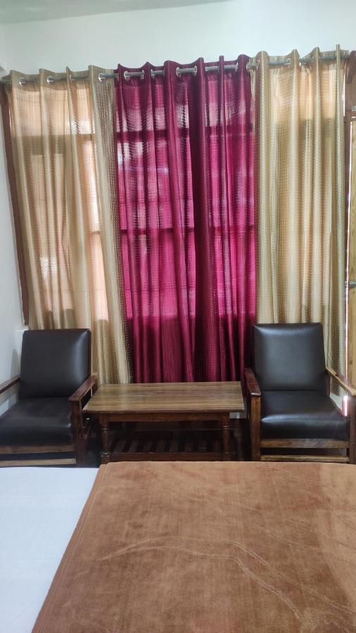 The Prasher Lodge Mall Road Manali Extérieur photo
