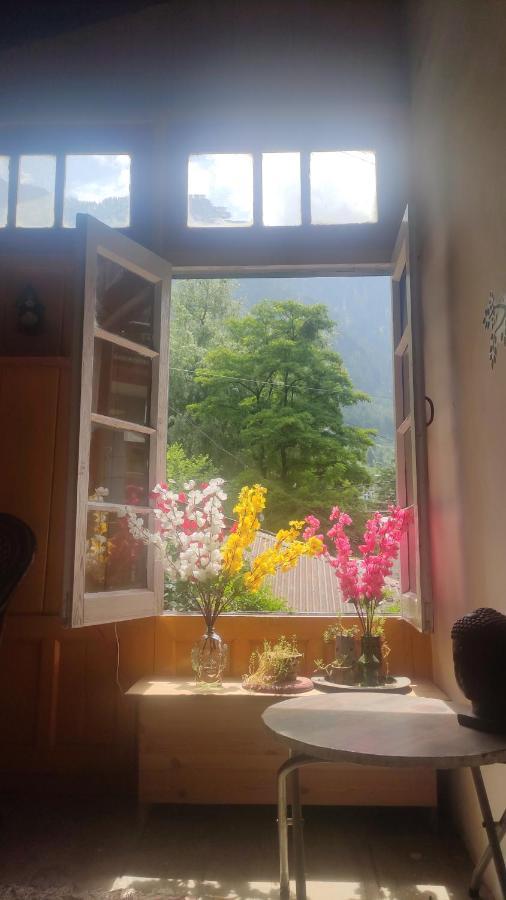 The Prasher Lodge Mall Road Manali Extérieur photo