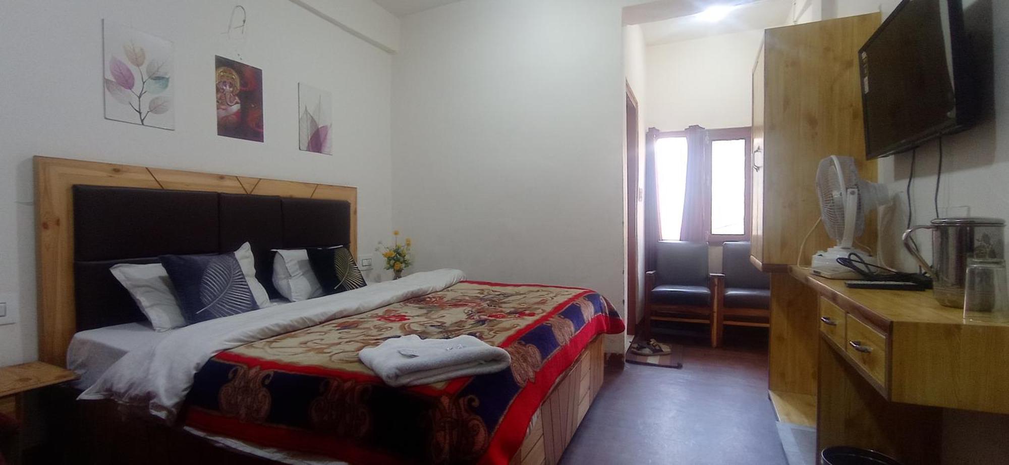 The Prasher Lodge Mall Road Manali Extérieur photo