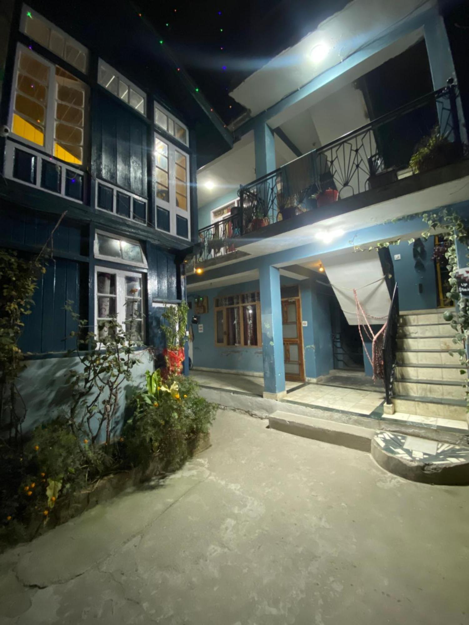 The Prasher Lodge Mall Road Manali Extérieur photo