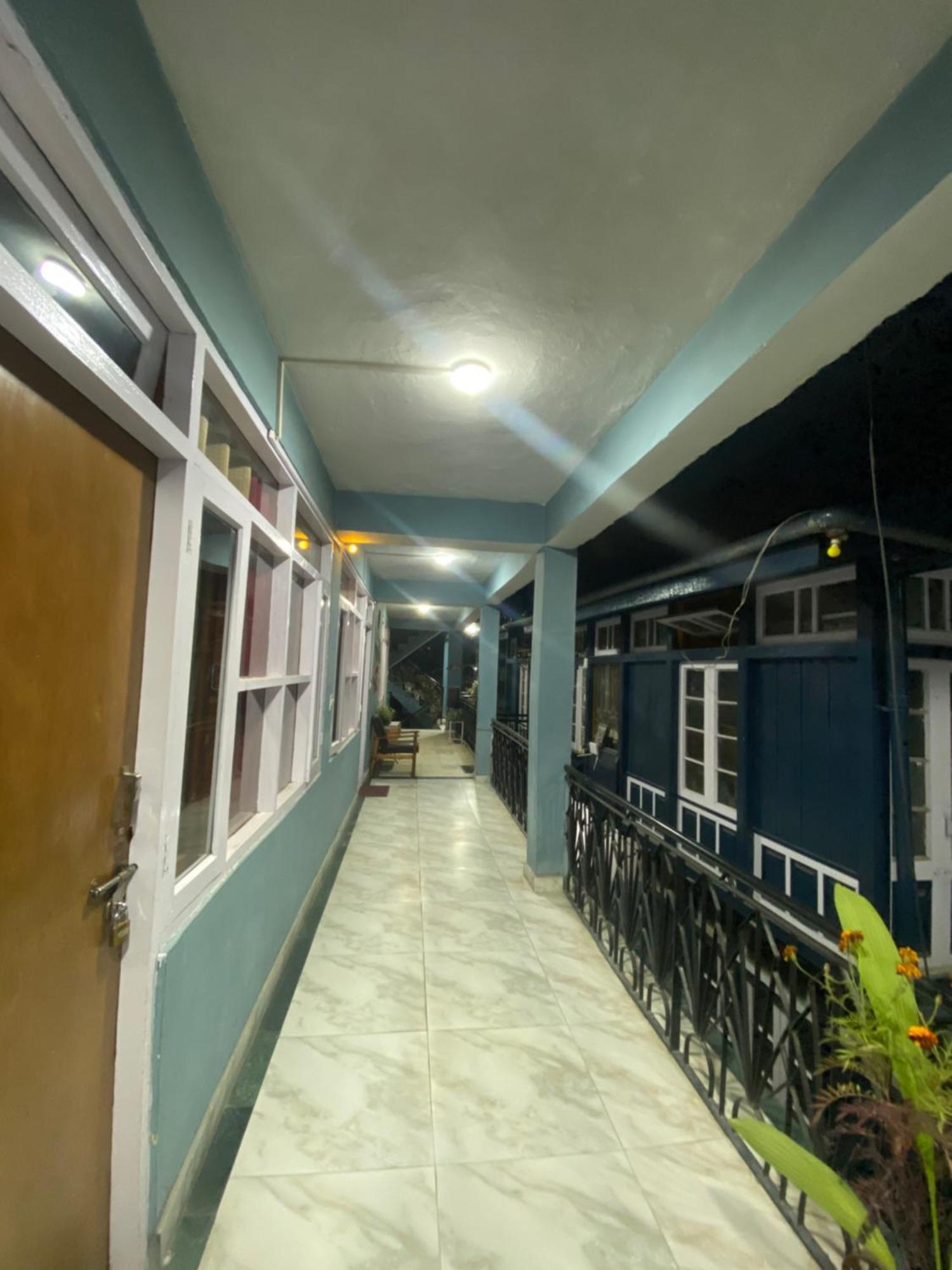 The Prasher Lodge Mall Road Manali Extérieur photo
